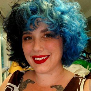 Meet your Posher, Dee